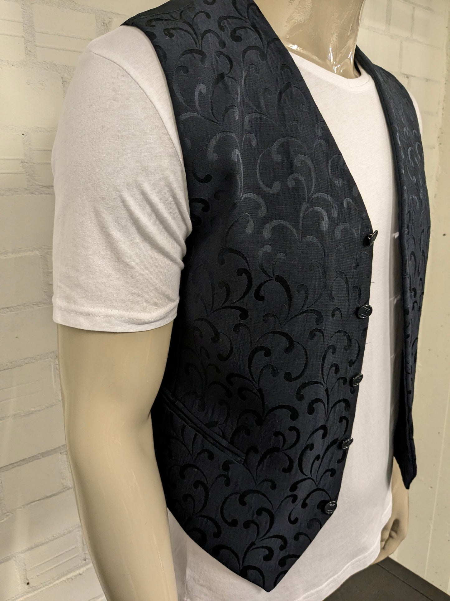 Carlo Pignatelli gilet. Donker Blauw licht glanzend motief. Maat M.