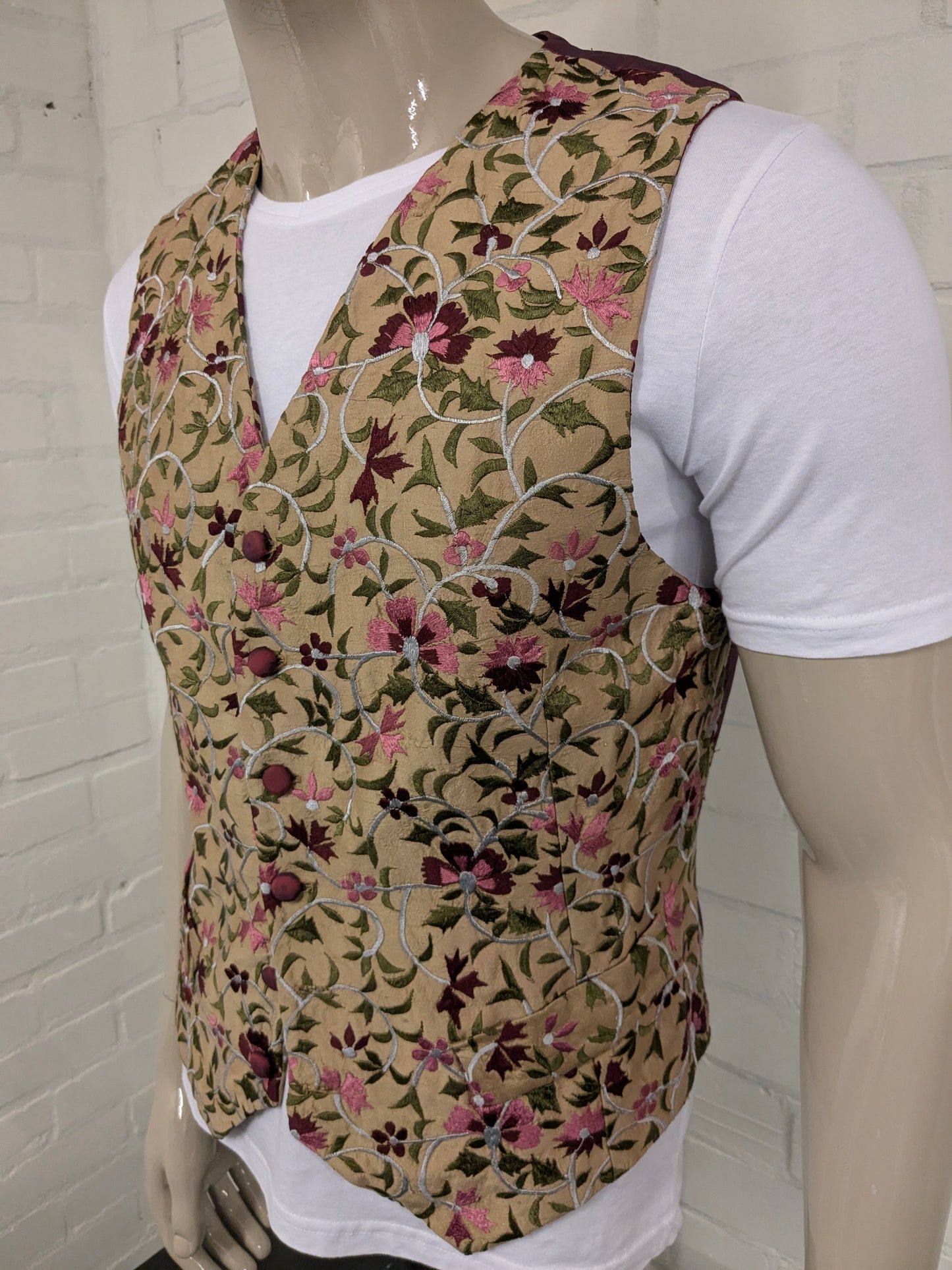 Vintage Jenny Farley Gilet. Purple pink beige green embroidered flowers. Size L.