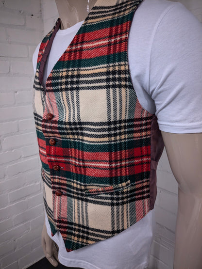 Vintage Clochard gilet. Geel Rood Groen geruit met mooie knopen. Maat M.