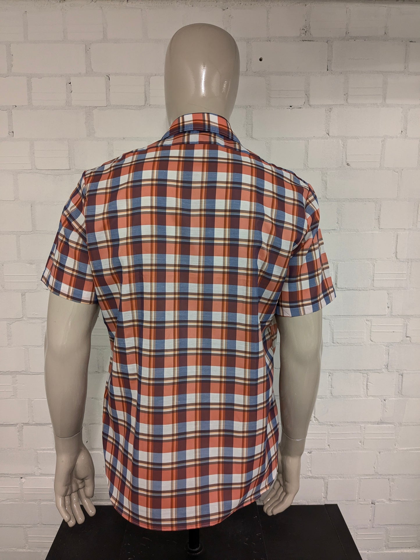 Vintage 70's TOM overhemd korte mouw met puntkraag. Rood Oranje Beige Blauw geruit. Maat L.
