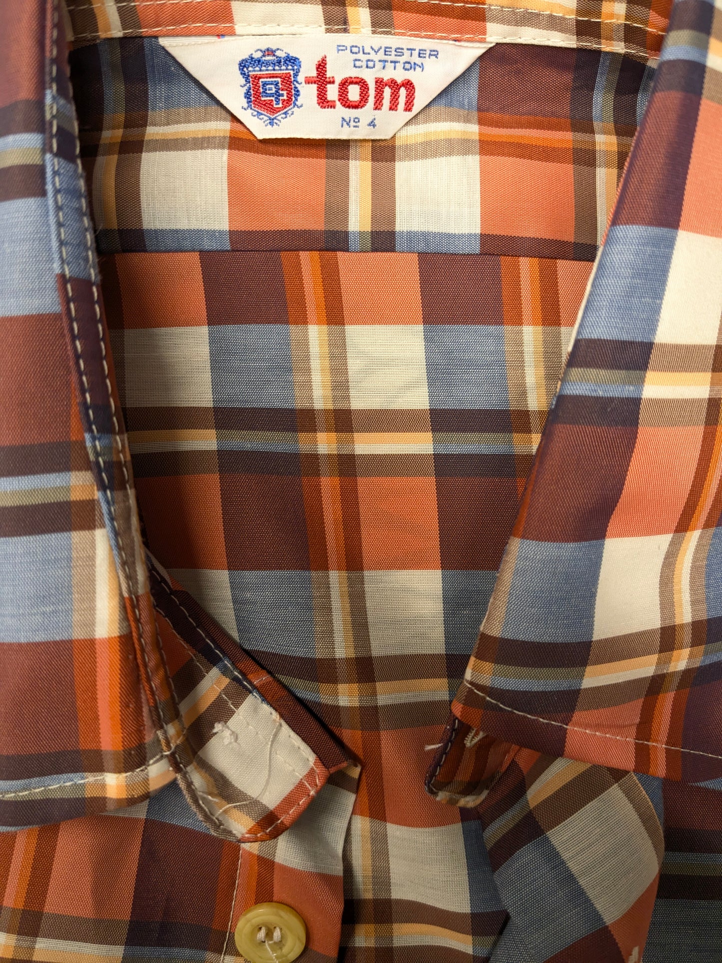 Vintage 70's TOM overhemd korte mouw met puntkraag. Rood Oranje Beige Blauw geruit. Maat L.