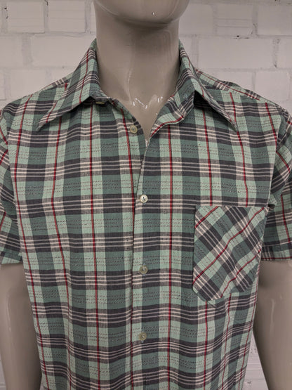 Vintage 70's shirt short sleeve with point collar. Green rose white black checked. Size XL.