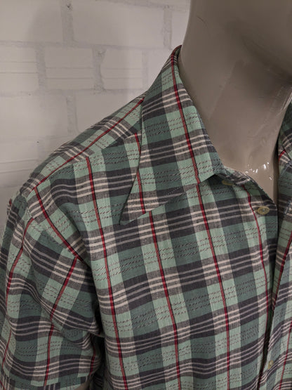 Vintage 70's shirt short sleeve with point collar. Green rose white black checked. Size XL.