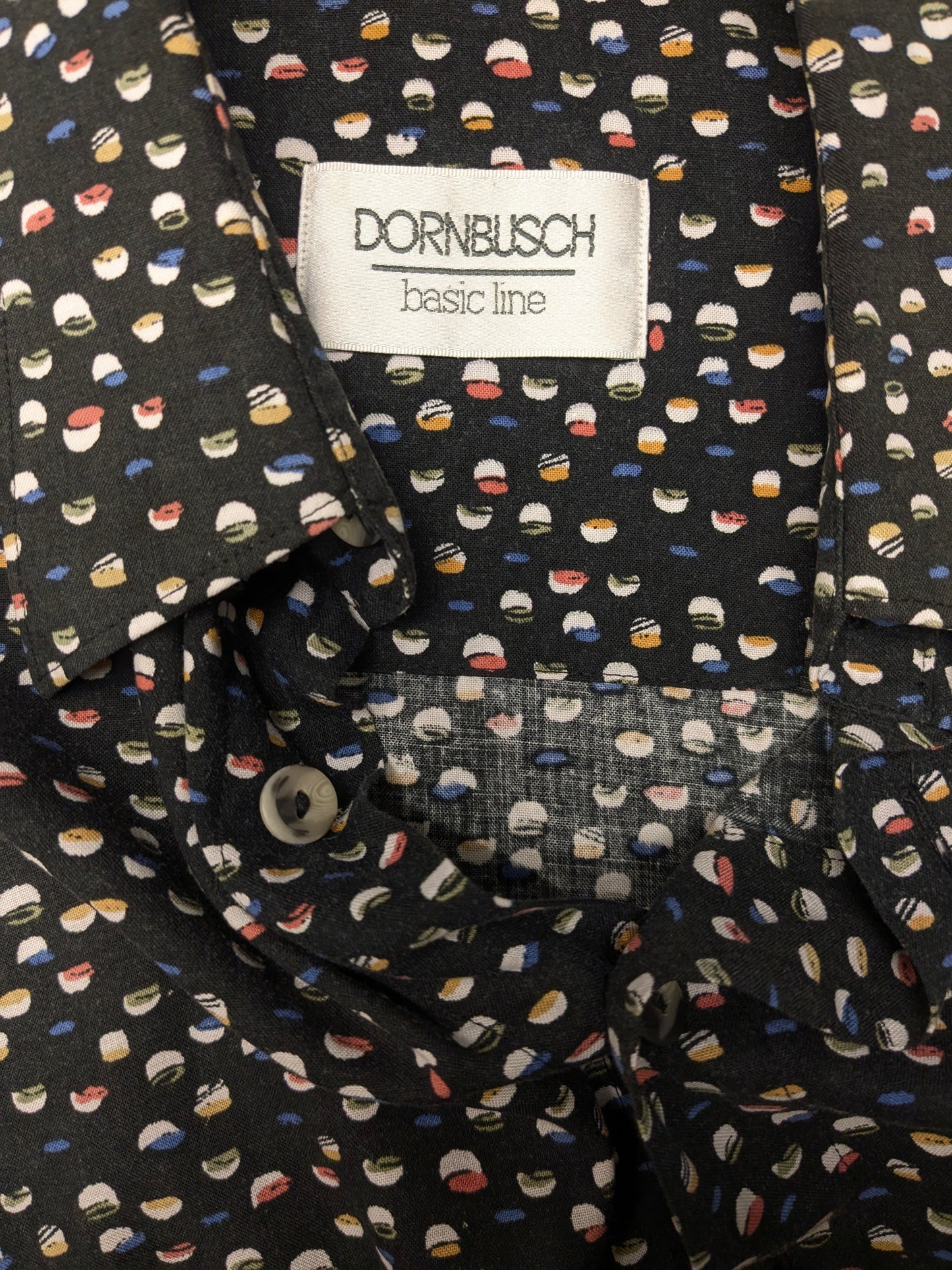 Camisa Dornbusch manga corta. Impresión de color negro. Tamaño xl.