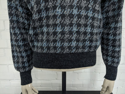 Teddy Chewitt suéter de lana vintage con un collar grande. Gris azul de color blanco. Tamaño M. 20% de lana.