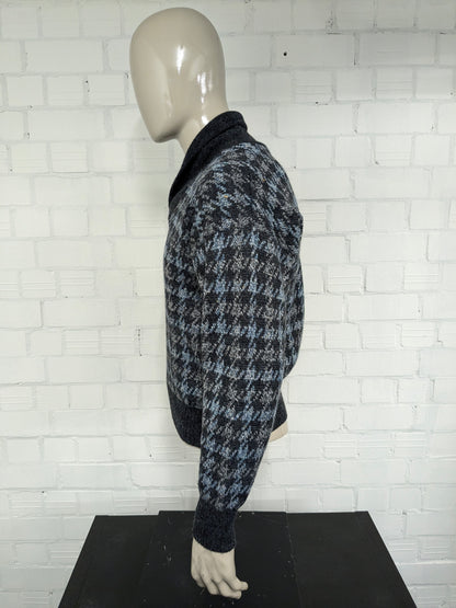Teddy Chewitt suéter de lana vintage con un collar grande. Gris azul de color blanco. Tamaño M. 20% de lana.