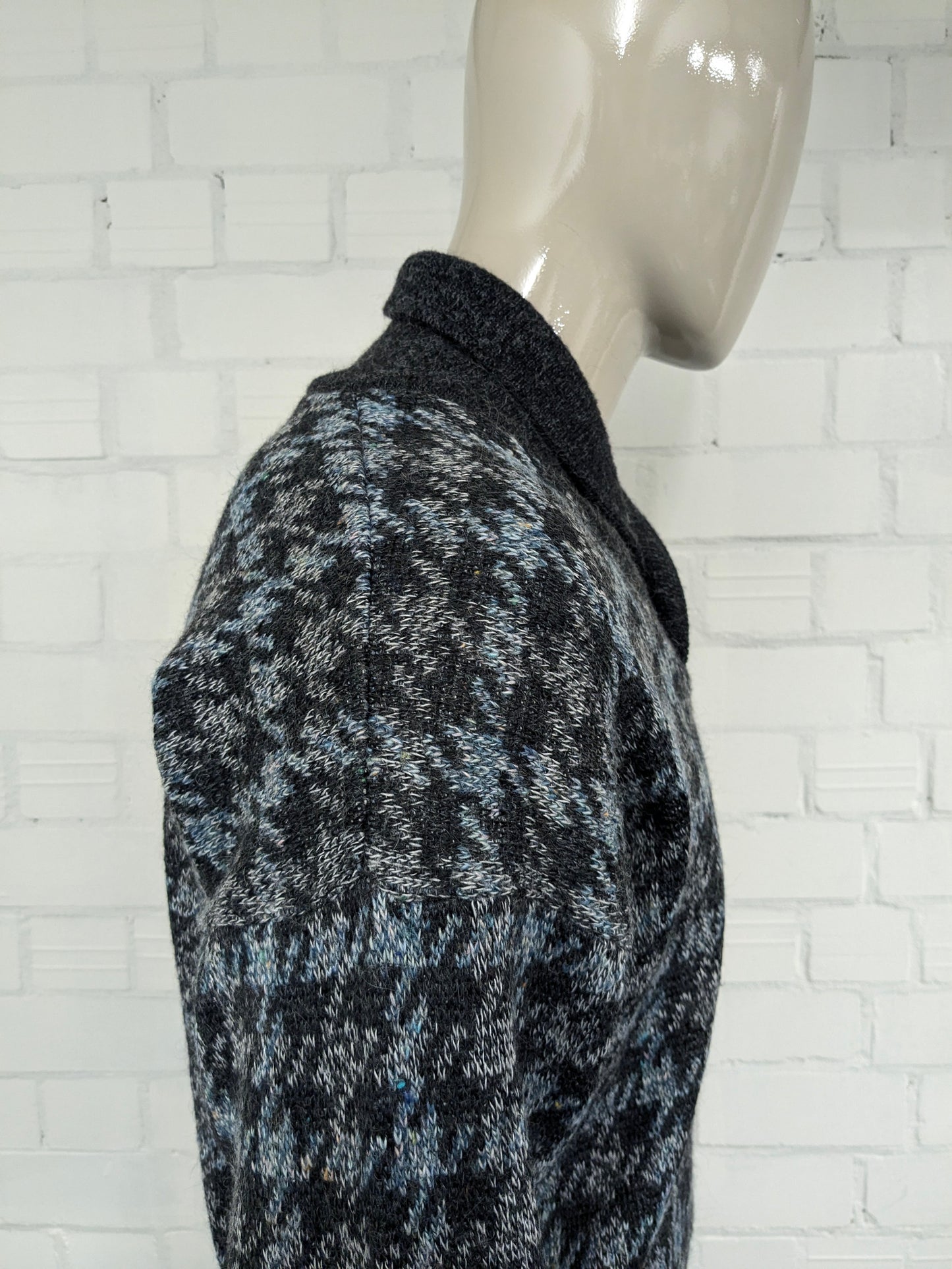 Teddy Chewitt suéter de lana vintage con un collar grande. Gris azul de color blanco. Tamaño M. 20% de lana.