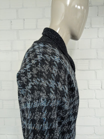 Teddy Chewitt suéter de lana vintage con un collar grande. Gris azul de color blanco. Tamaño M. 20% de lana.