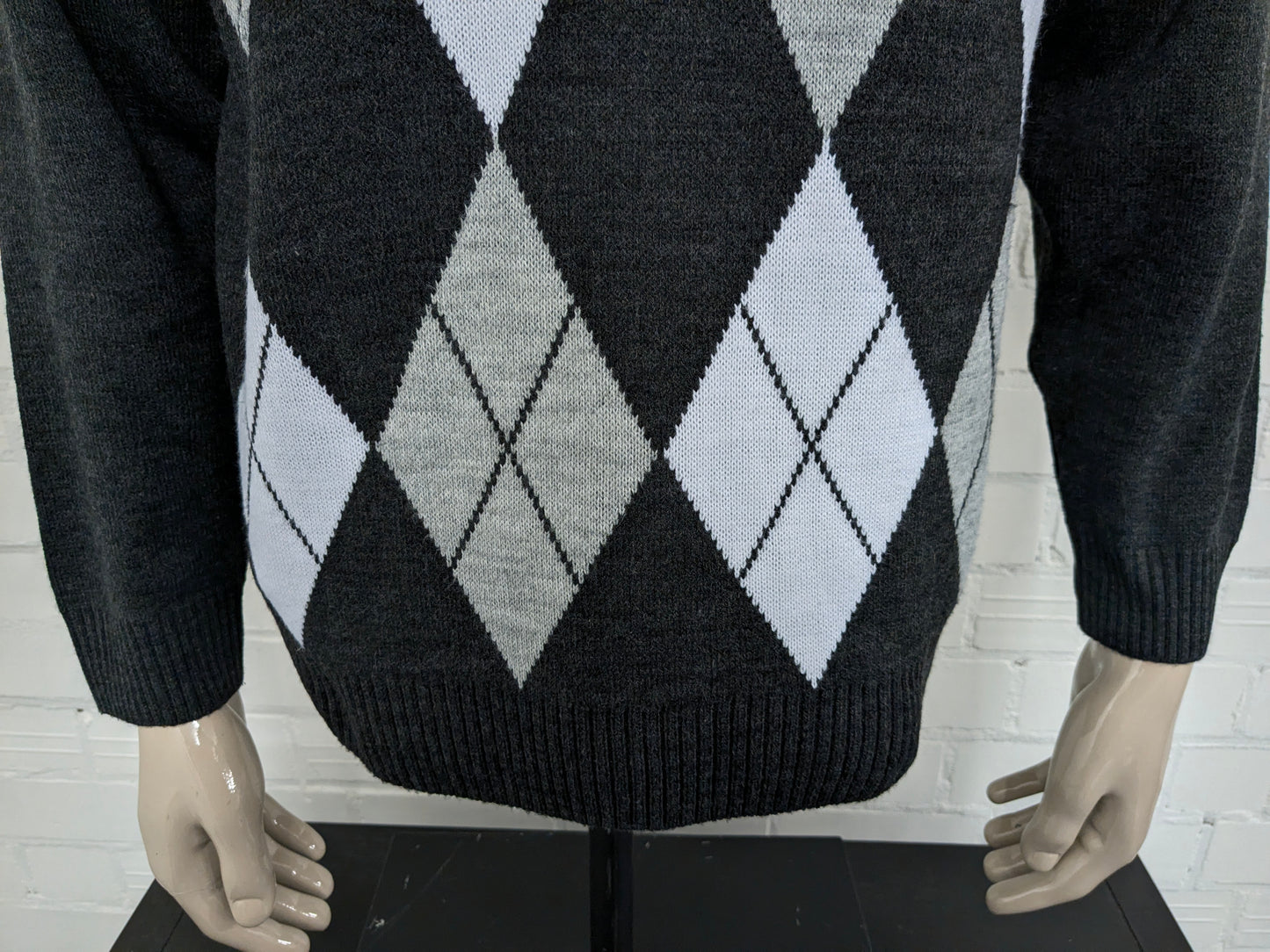 Magione di lana l'Onn vintage con scollo a V. Stampa argyle bianca grigia. Taglia XL. Lana al 100%.