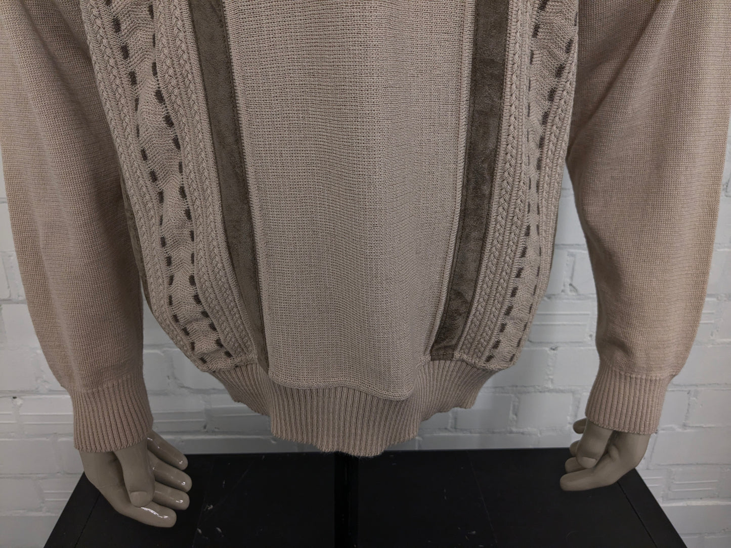 Sighi di lana Gian Marco vintage con scollo a V.  Beige Brown Colorato. Taglia XL. 50% lana.