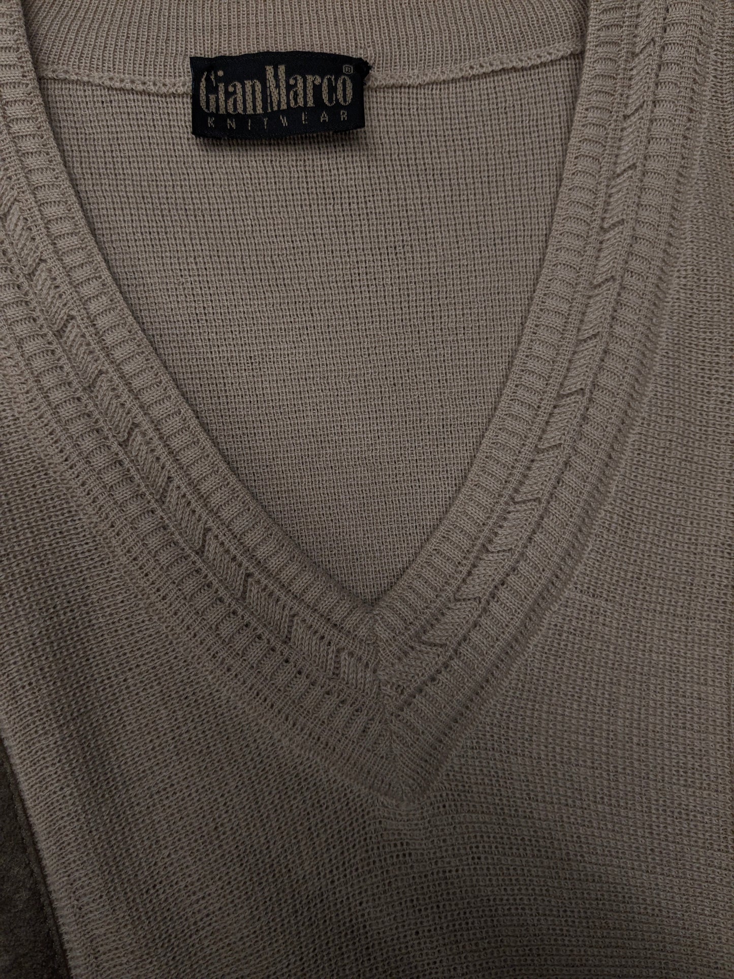 Sighi di lana Gian Marco vintage con scollo a V.  Beige Brown Colorato. Taglia XL. 50% lana.