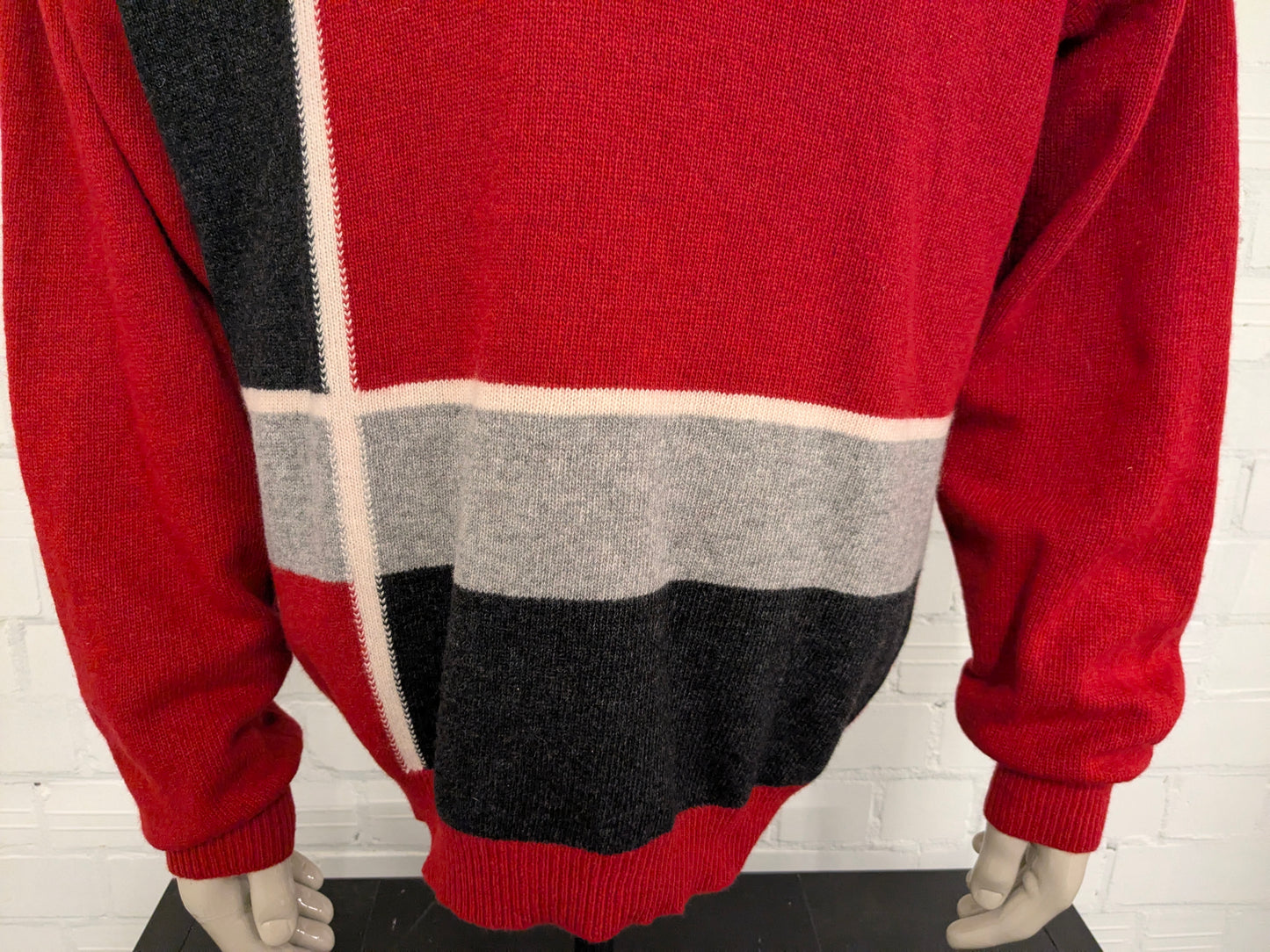 Pulo Polo Persona Persona. Couleur beige gris rouge. Taille 3xl / xxxl. 80% de laine.