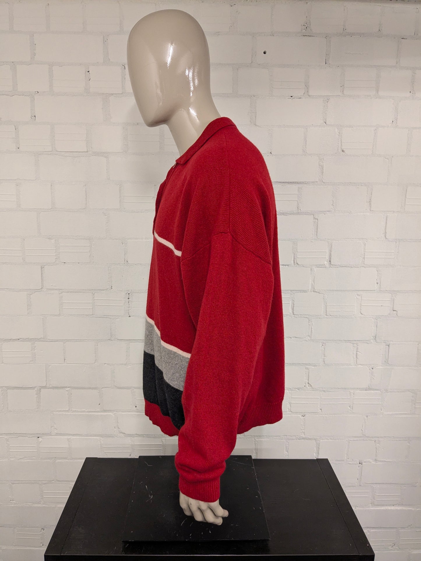 Pulo Polo Persona Persona. Couleur beige gris rouge. Taille 3xl / xxxl. 80% de laine.