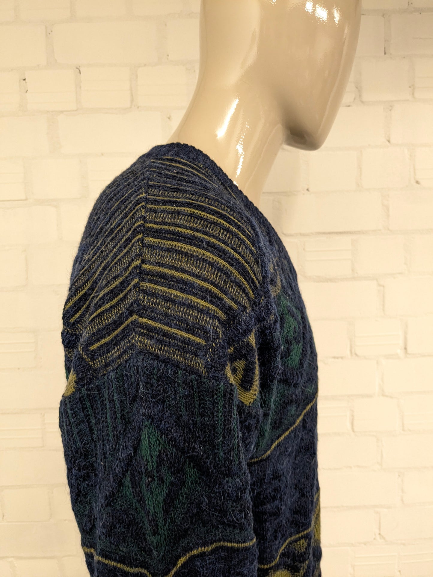 Vintage Monte Carlo Alpaca Pull en laine / laine avec col en V. Couleur vert bleu. Taille M.