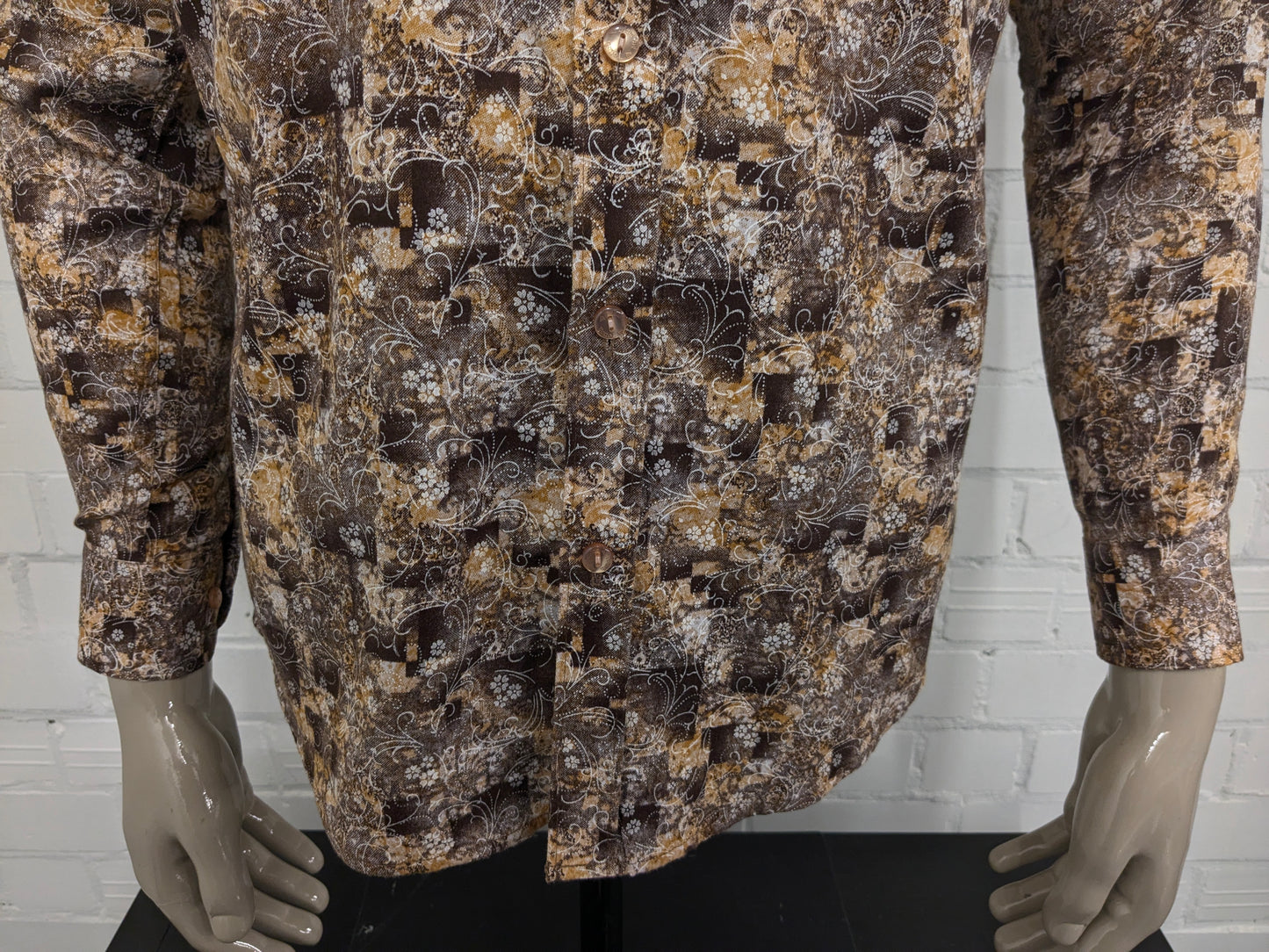 Vintage Diamond Touch -Shirt. Braune weiße Blumen drucken. Größe M.