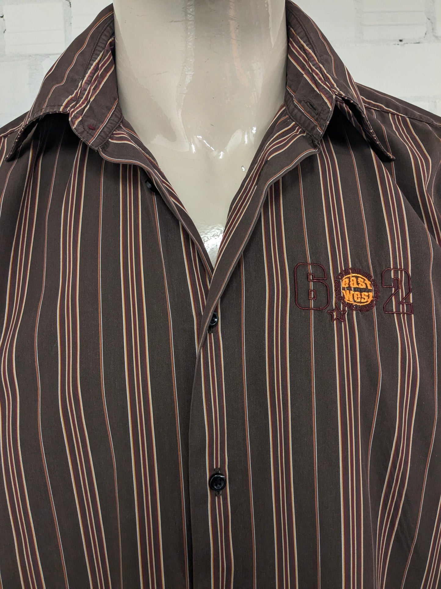 Tom Tailor shirt. Brown red striped. Size XL.