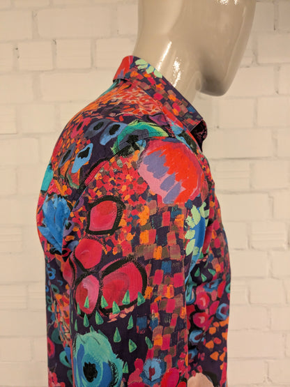 Camisa de Philips. Estampado de color verde naranja rosa. Tamaño M.