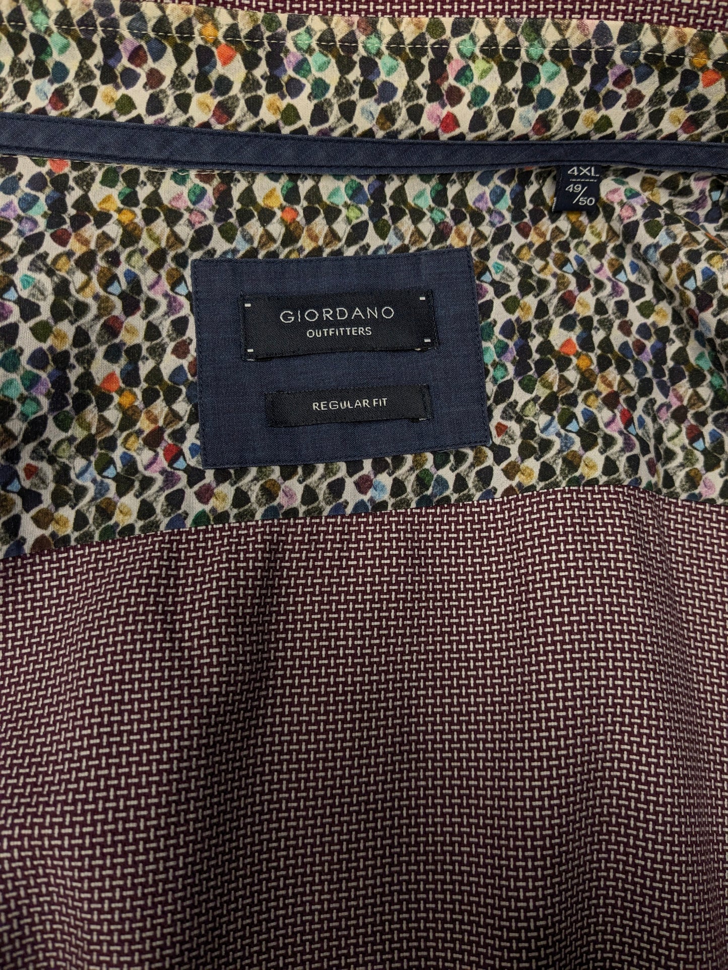 Chemise Giordano. Impression blanche violette. Taille 4xl / xxxxl. Ajustement régulier.