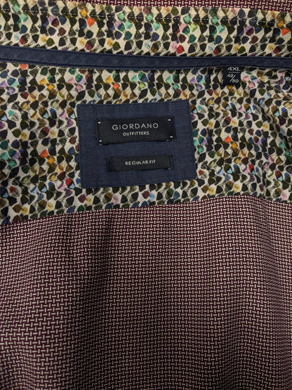 Chemise Giordano. Impression blanche violette. Taille 4xl / xxxxl. Ajustement régulier.