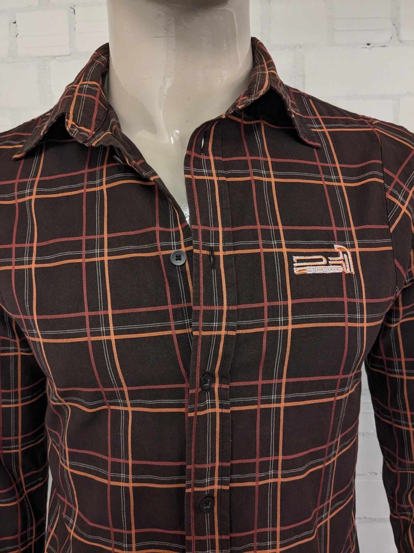 Camisa diesel. Red naranja marrón revisado. Tamaño M.