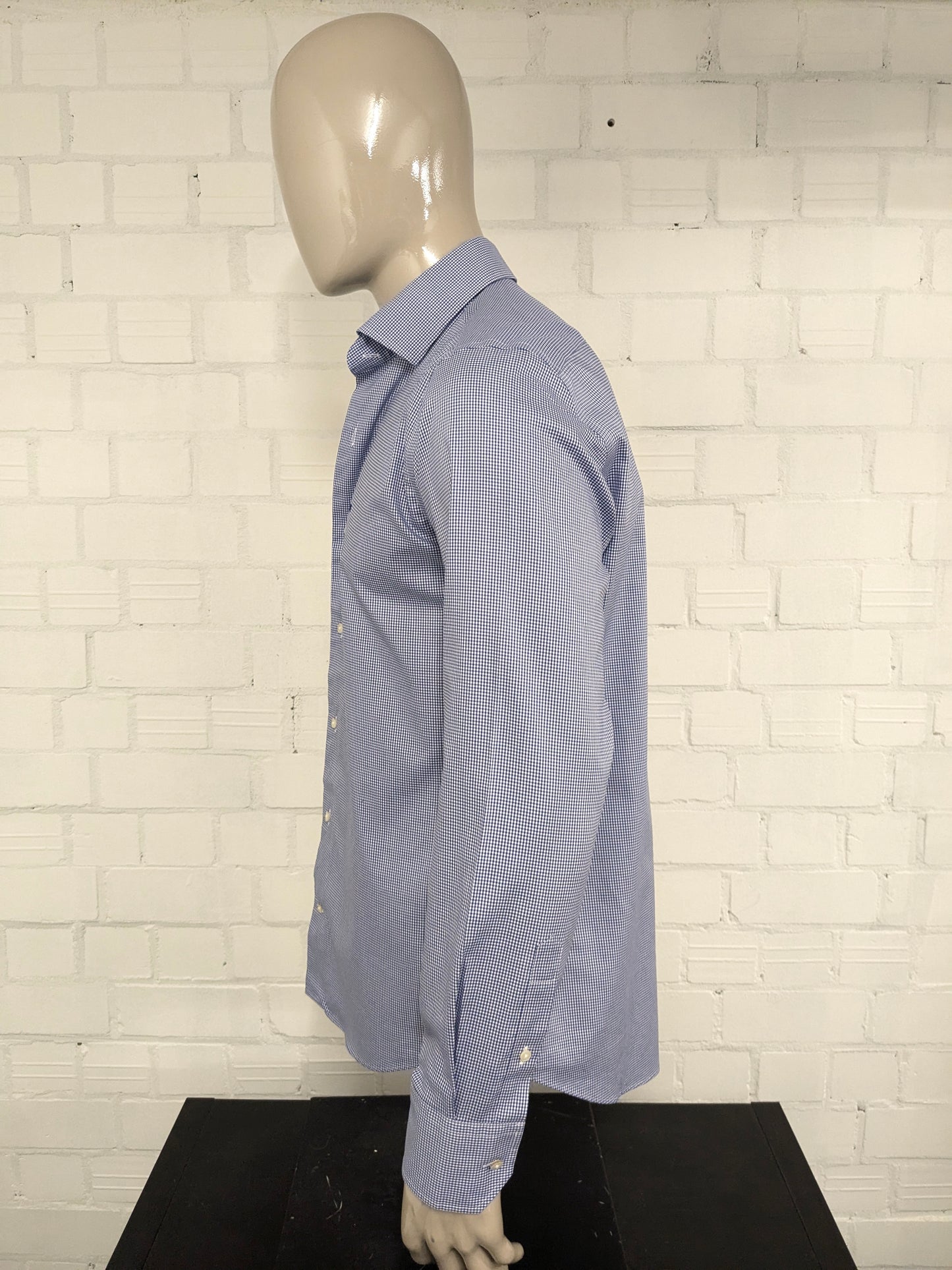 McGregor Distinction shirt. Blue white motif. Size L.