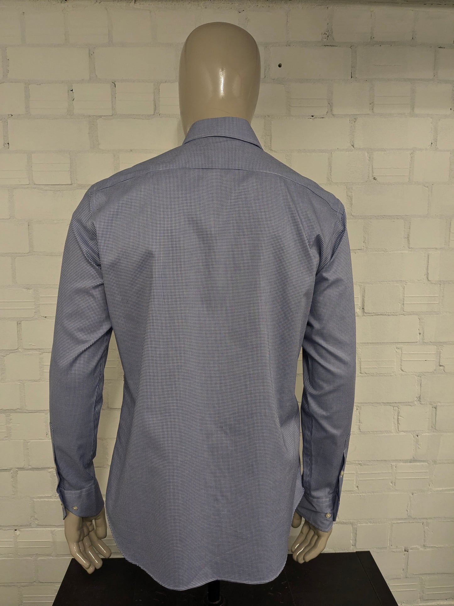 McGregor Distinction shirt. Blue white motif. Size L.