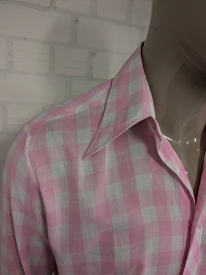 Chemise Aktuell vintage des années 70 avec collier. À carreaux blanc rose. Taille L.