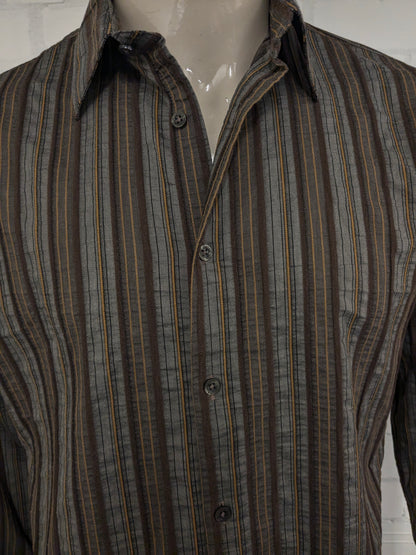 At company shirt. Gray brown black tangible striped motif. Size L.