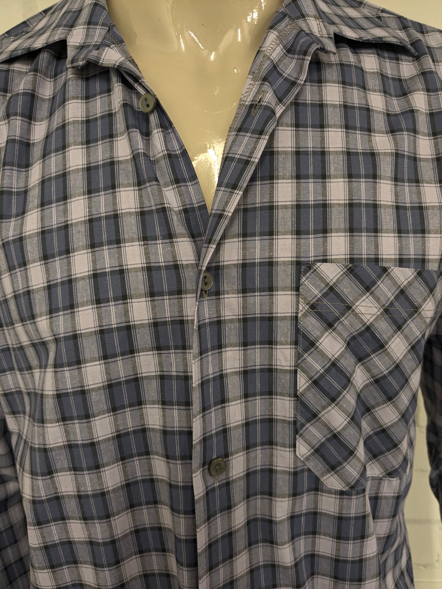 Chemise vintage de Sohaj 70. Black Purple Checkered. Taille L.