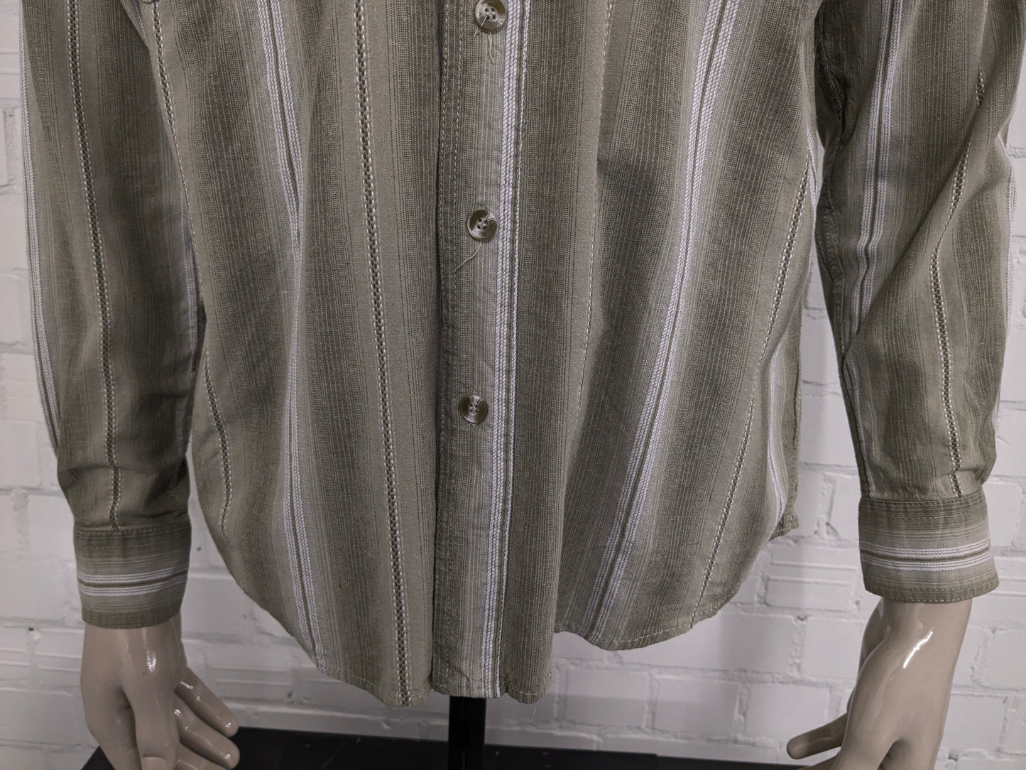 Vintage Beygent shirt. Green white striped motif. Size L.