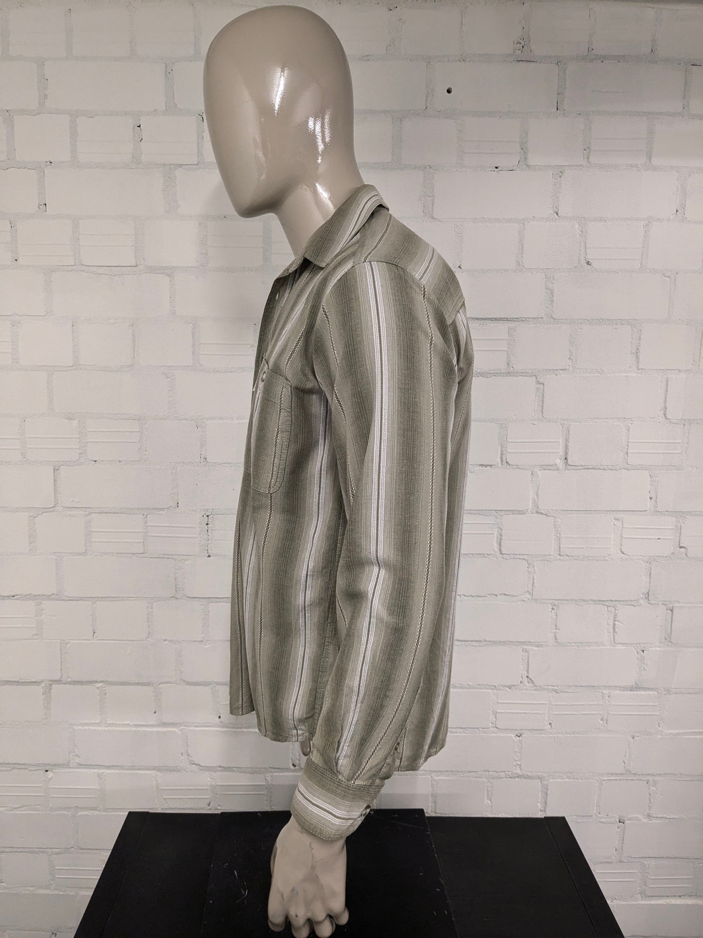 Vintage Beygent shirt. Green white striped motif. Size L.