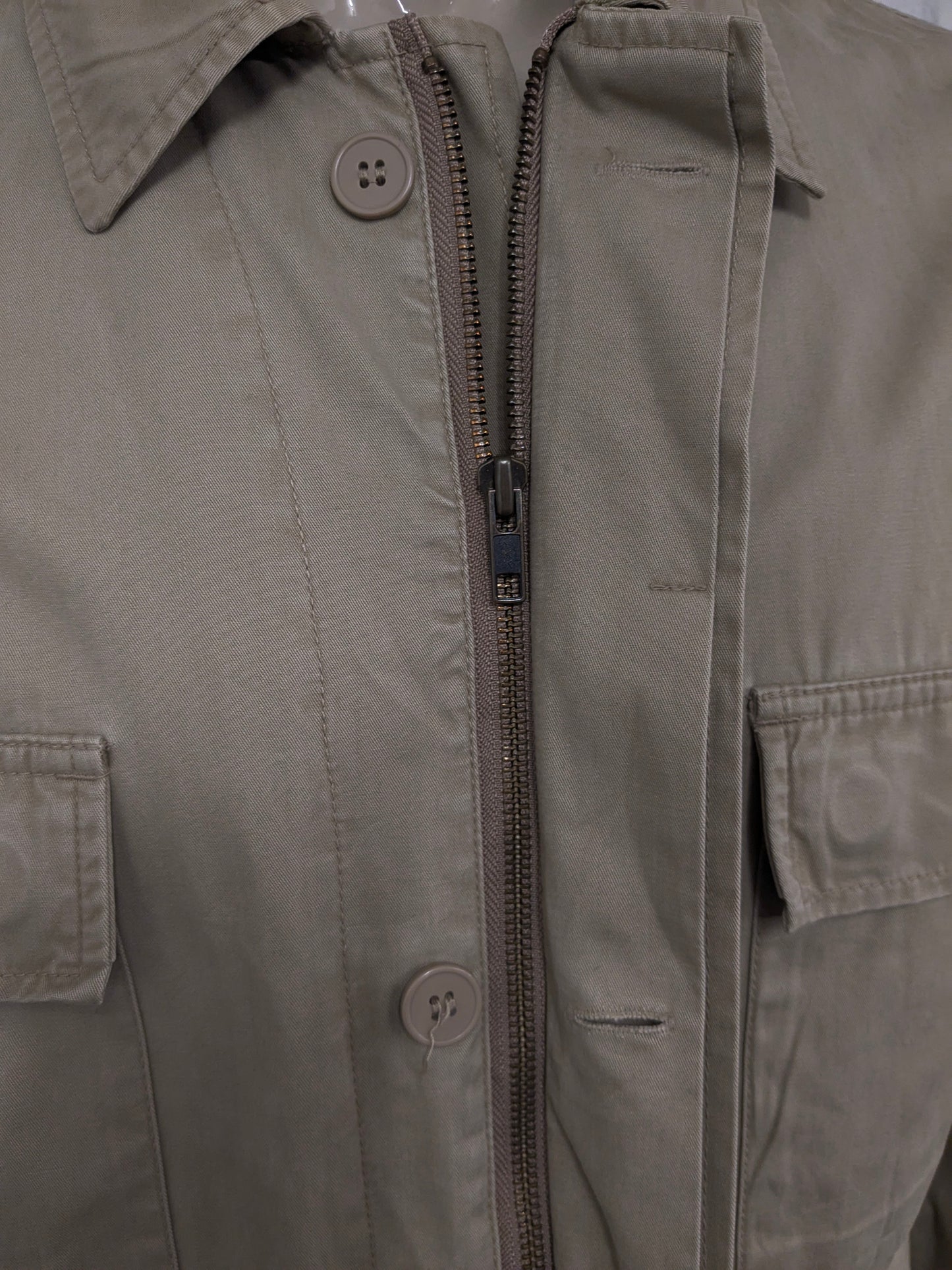 H&M L.O.G.G. Veste mince avec double fermeture. Brun clair / kaki coloré. Taille L.