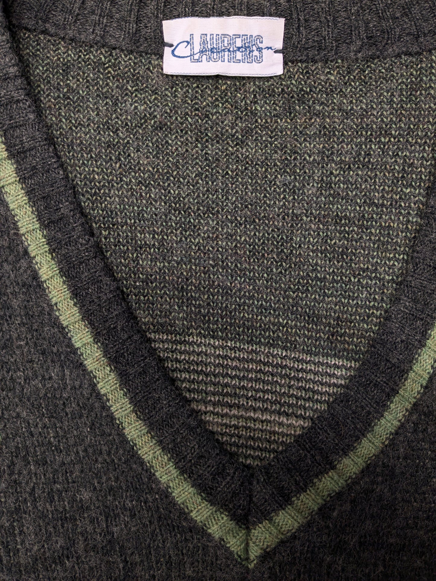 Vintage Laurens Wollen trui met V-Hals. Groen Roze Rood gekleurd. Maat XL. 30% Wol.