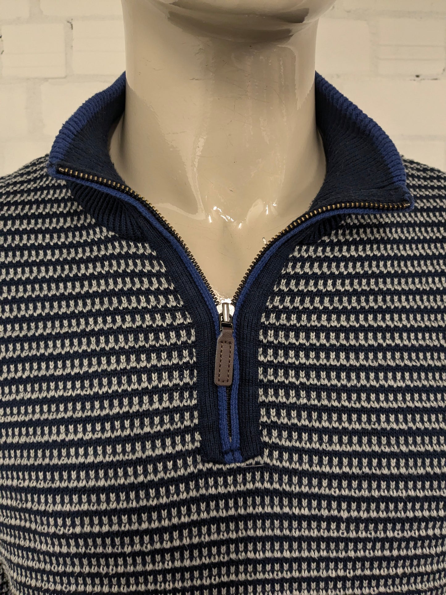 Blue Harbor -Pullover mit Reißverschluss. Blaues graues Motiv. Größe L.