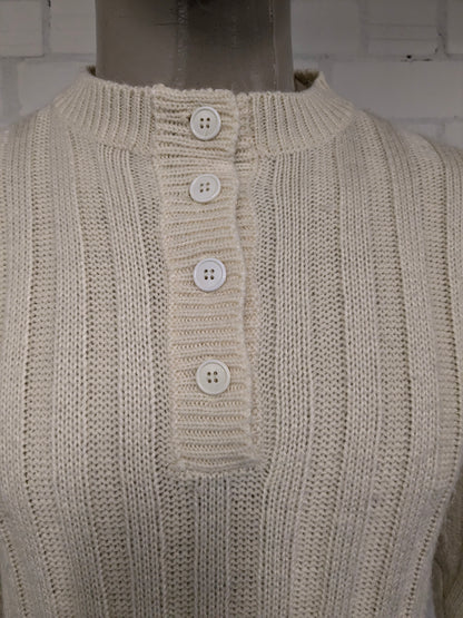 Vintage trui met knopen. Beige gekleurd. Maat M.