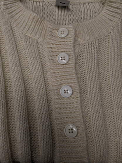 Vintage trui met knopen. Beige gekleurd. Maat M.