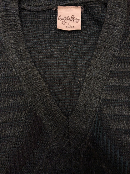 Vintage Angelo Litrico woolen sweater with V-neck. Green black colored. Size L. 8% wool.