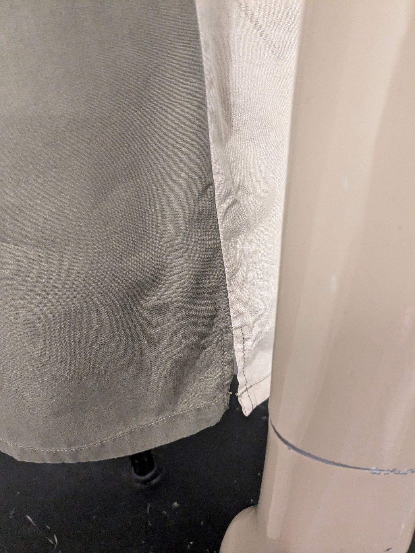 Vintage Man's Wear Goldsalon shirt short sleeve. Beige Green with applications and zippers. Size M.