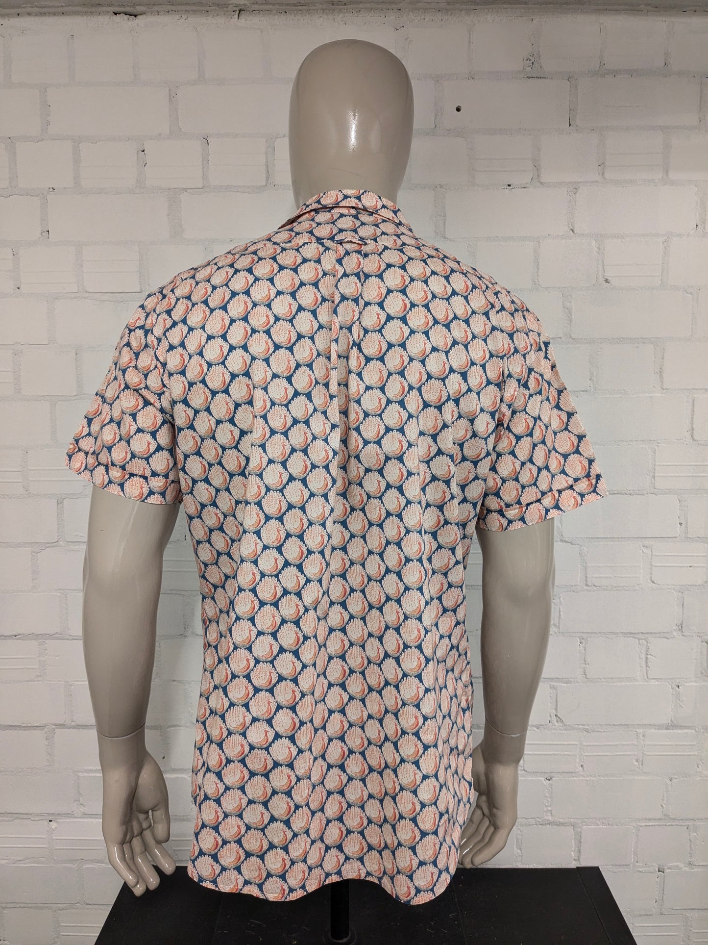 Camicia vintage Sports Craft a maniche corte. Stampa uccello blu arancione. Taglia XL. vestibilità affusolata.