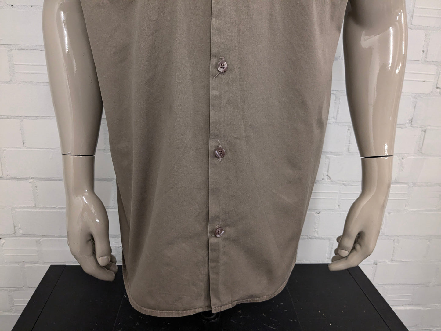 Original Hard Rock Cafe short sleeve shirt. Black Brown with applications. Size XL.