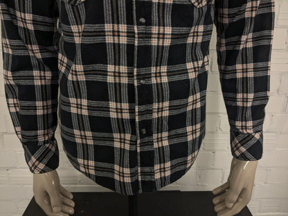 Unbranded Flannel shirt with press studs and hood. Black Pink checked. Size M.