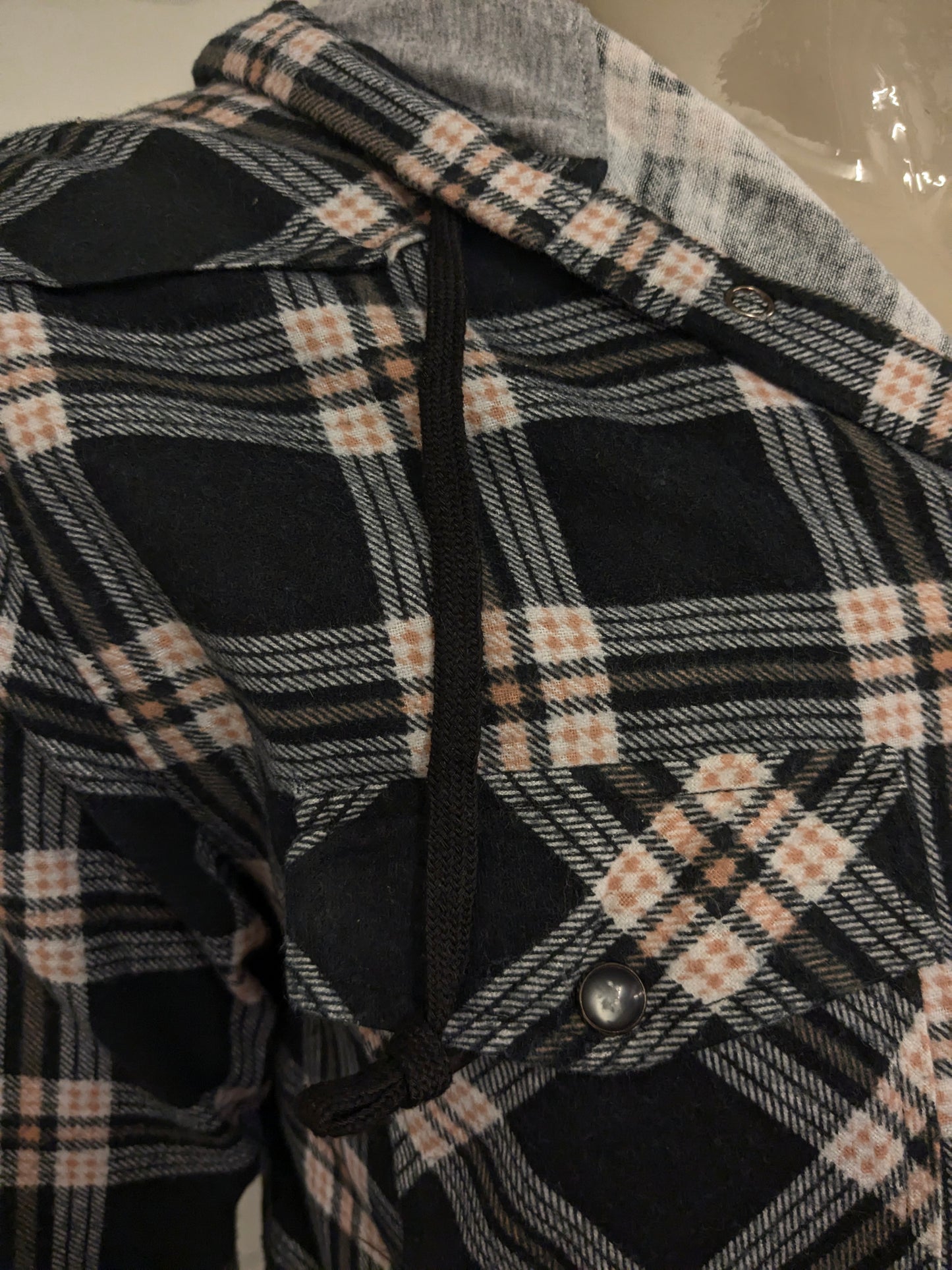 Unbranded Flannel shirt with press studs and hood. Black Pink checked. Size M.