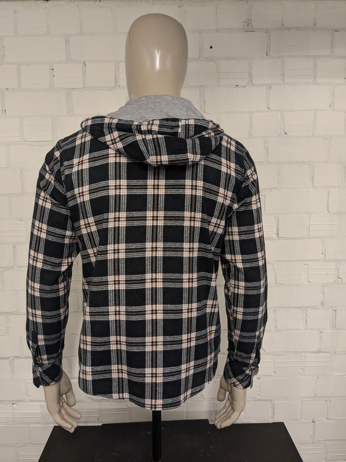 Unbranded Flannel shirt with press studs and hood. Black Pink checked. Size M.