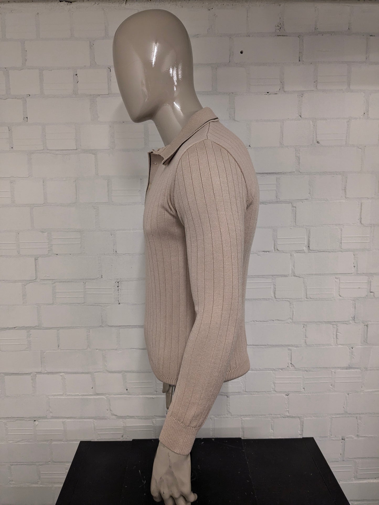 Maglia polo Jet Set vintage anni '70 con colletto a punta. Colore beige. Taglia M.