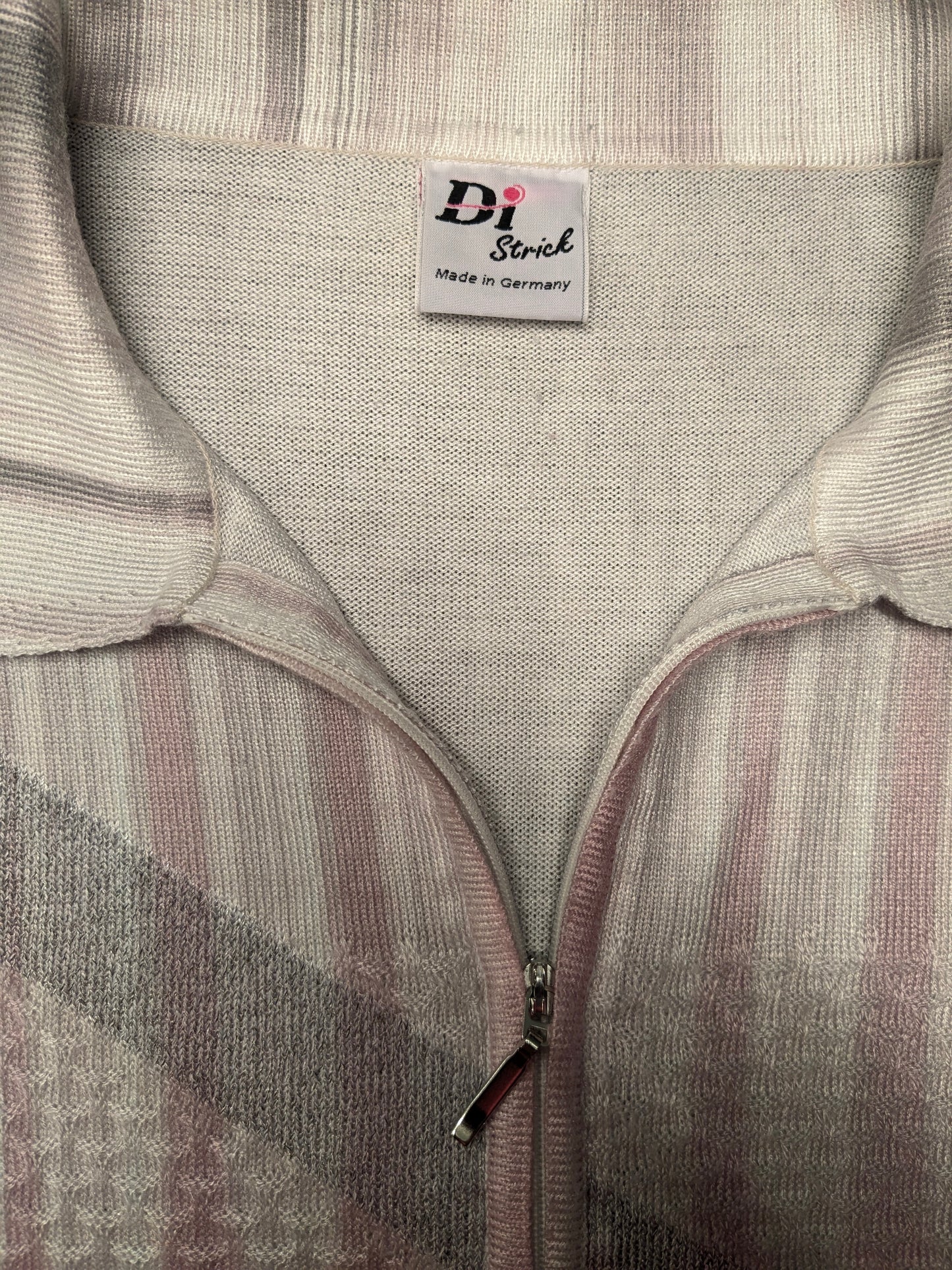 Jersey polo Vintage Districk con cremallera. Color Rosa Blanco Gris ligeramente brillante. Talla XL.