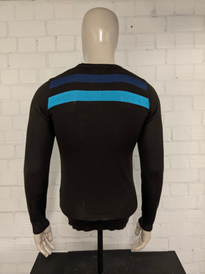 Energie Wollen trui met V-Hals. Bruin Blauw Wit motief. Maat S. 50% Wol.