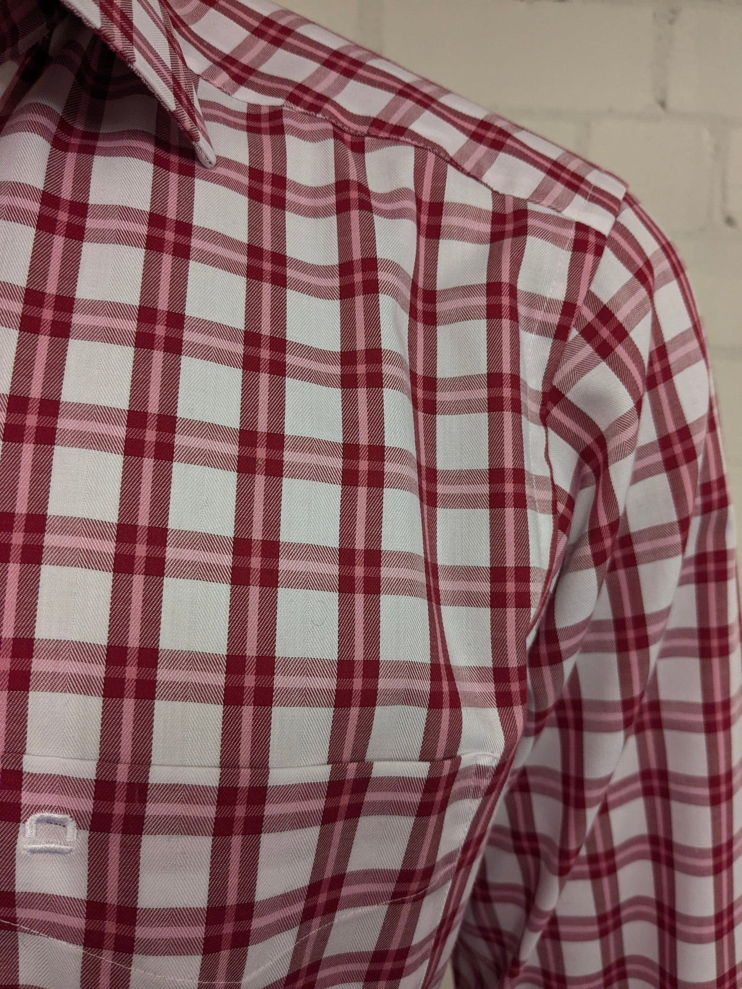 Olymp Luxor shirt. Red Pink White checked. Size 43 / XL. slim line.