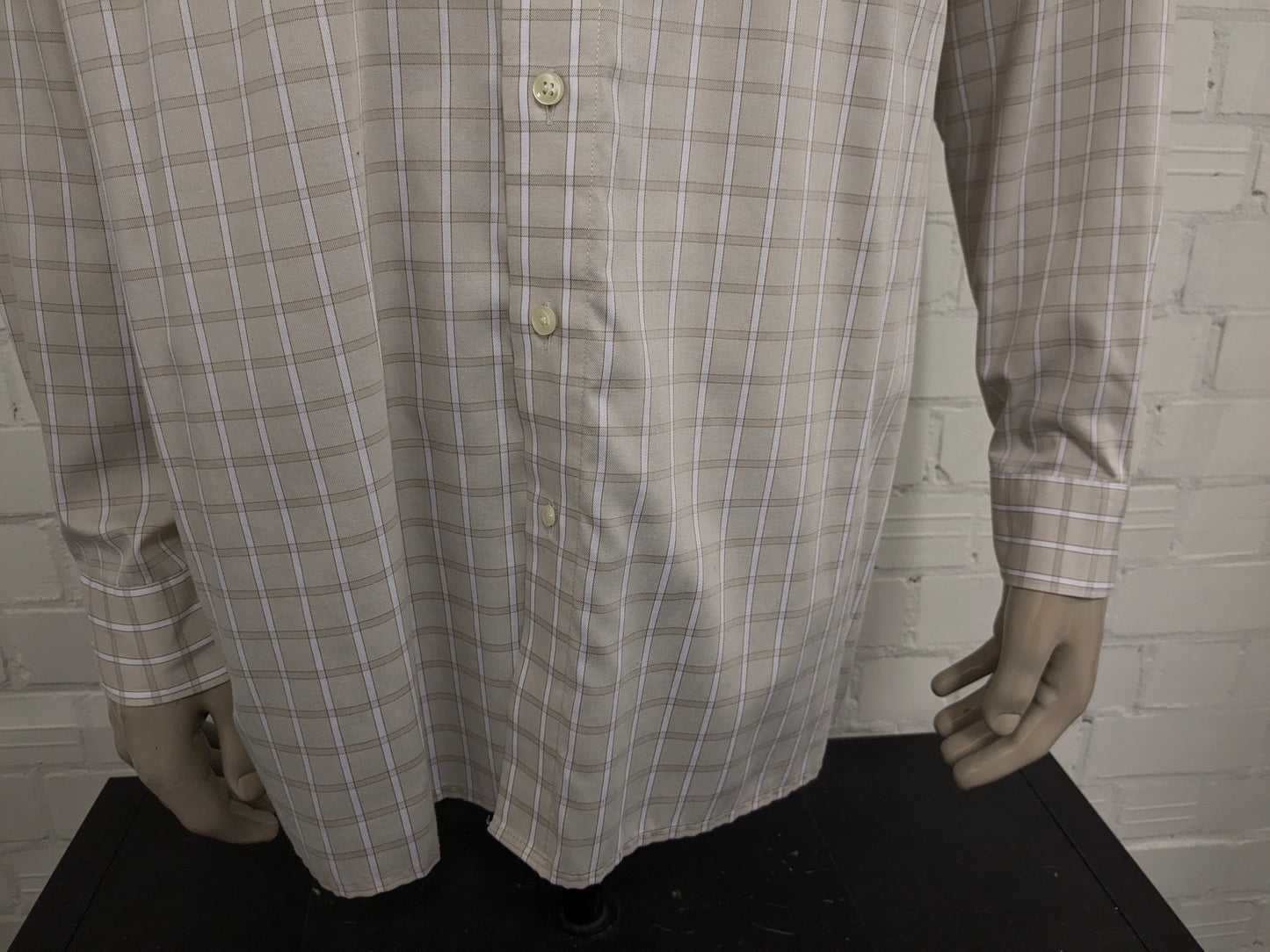 Olymp Luxor shirt. Beige White checked. Size 43 / XL.
