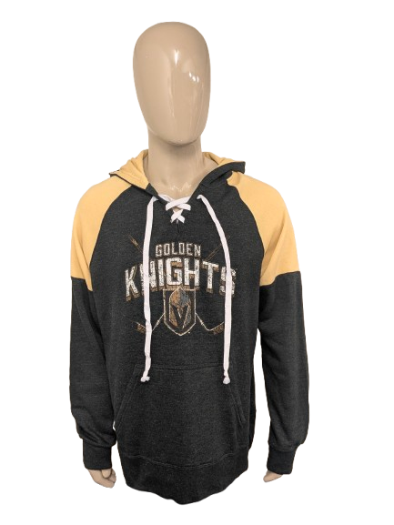 Sudadera con capucha oficial de los Golden Knights de la NHL. Color Amarillo Antracita. Talla 2XL / XXL.