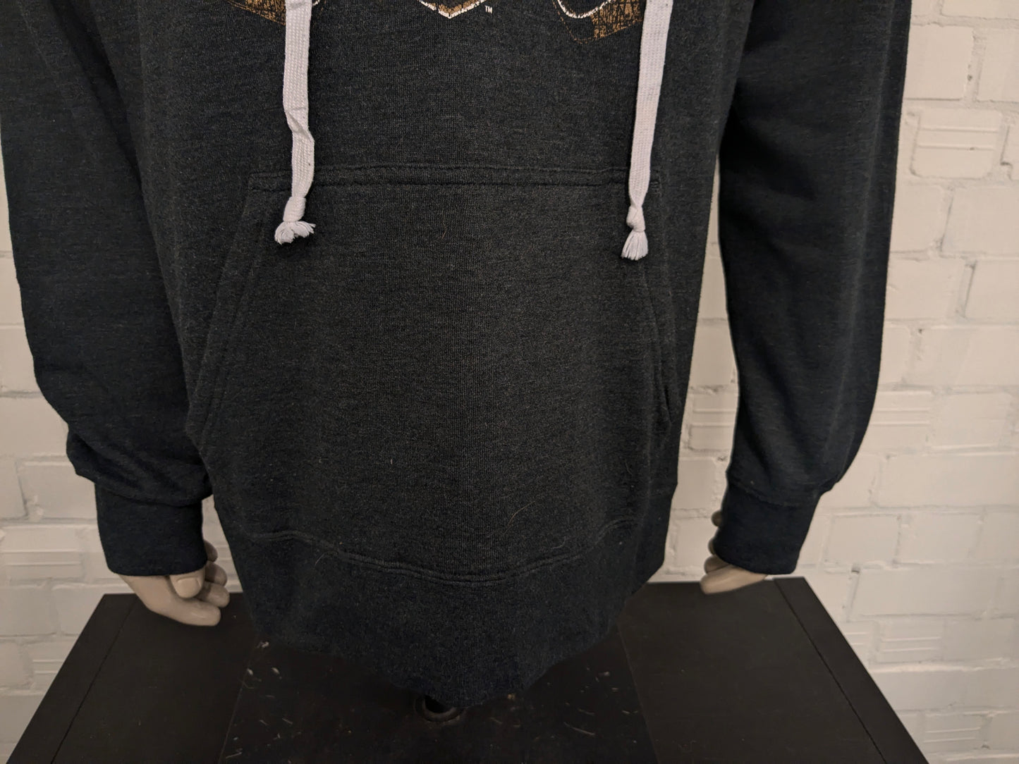 Official NHL Golden Knights Hoodie. Antraciet Geel gekleurd. Maat 2XL / XXL.